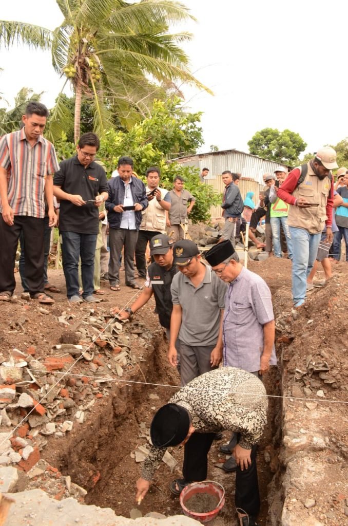Najmul Ahyar RIKO KLU Proses peletakan pembangunan rumah warga terdampak gempa di KLU