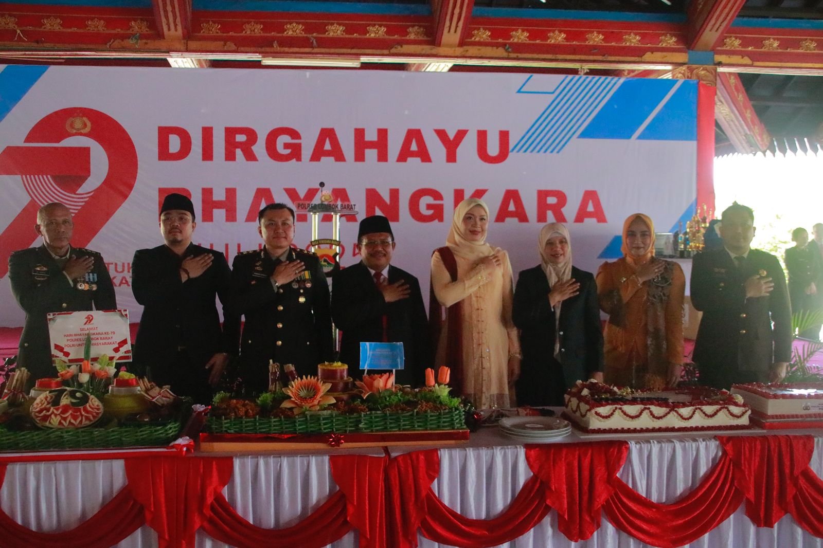 HUT Bhayangkara ke-79, Bupati LAZ : Dengan Sinergi dan Kolaborasi Lobar jadi Aman dan Sejahtera