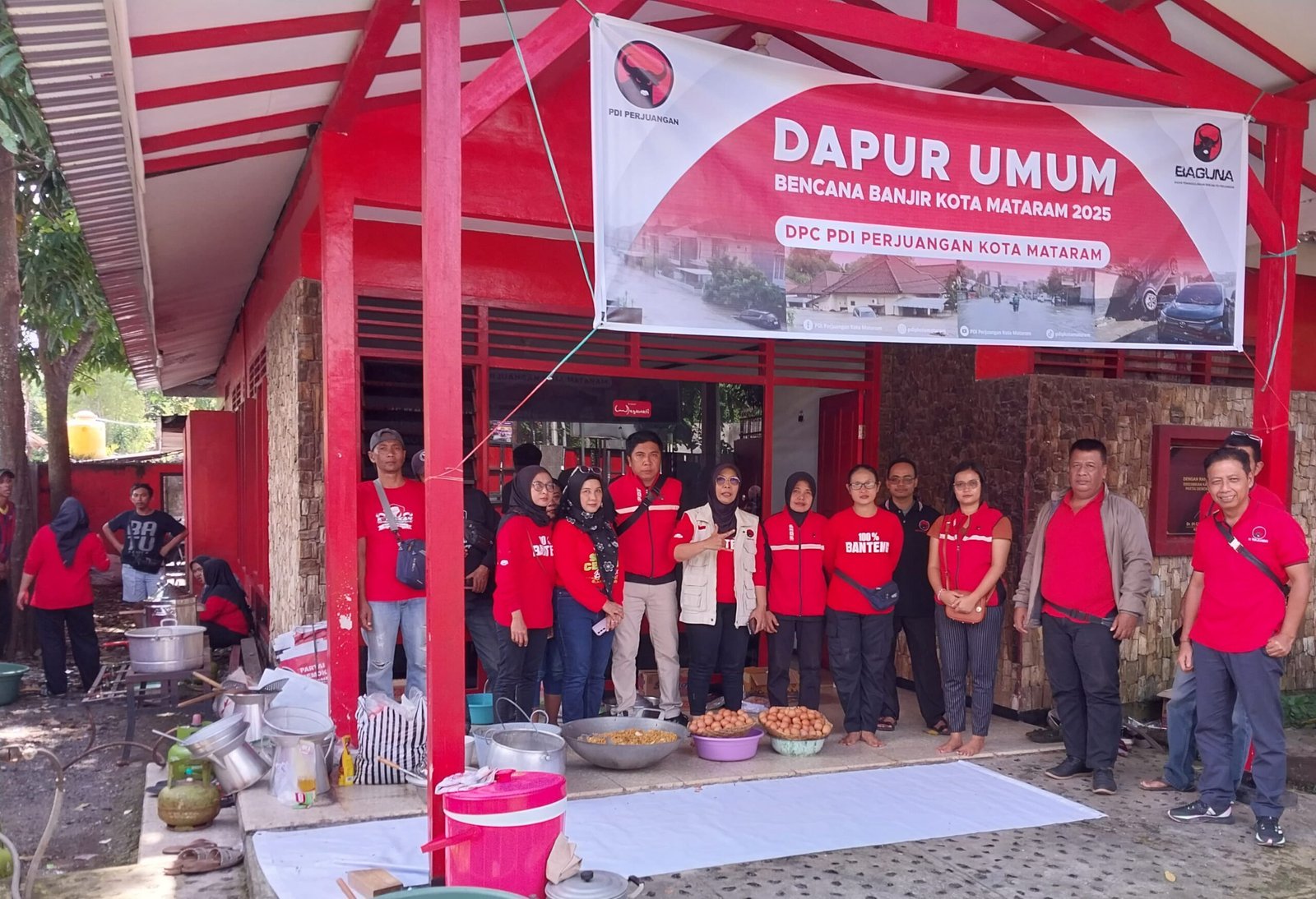 PDIP Kota Mataram Gercep Buka Dapur Umum, Salurkan 3 Ribu Nasi Bungkus selama Masa Tanggap Darurat