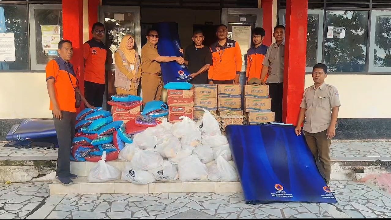 Pemprov NTB Salurkan Bantuan untuk Ratusan Warga Terdampak Banjir Jerowaru