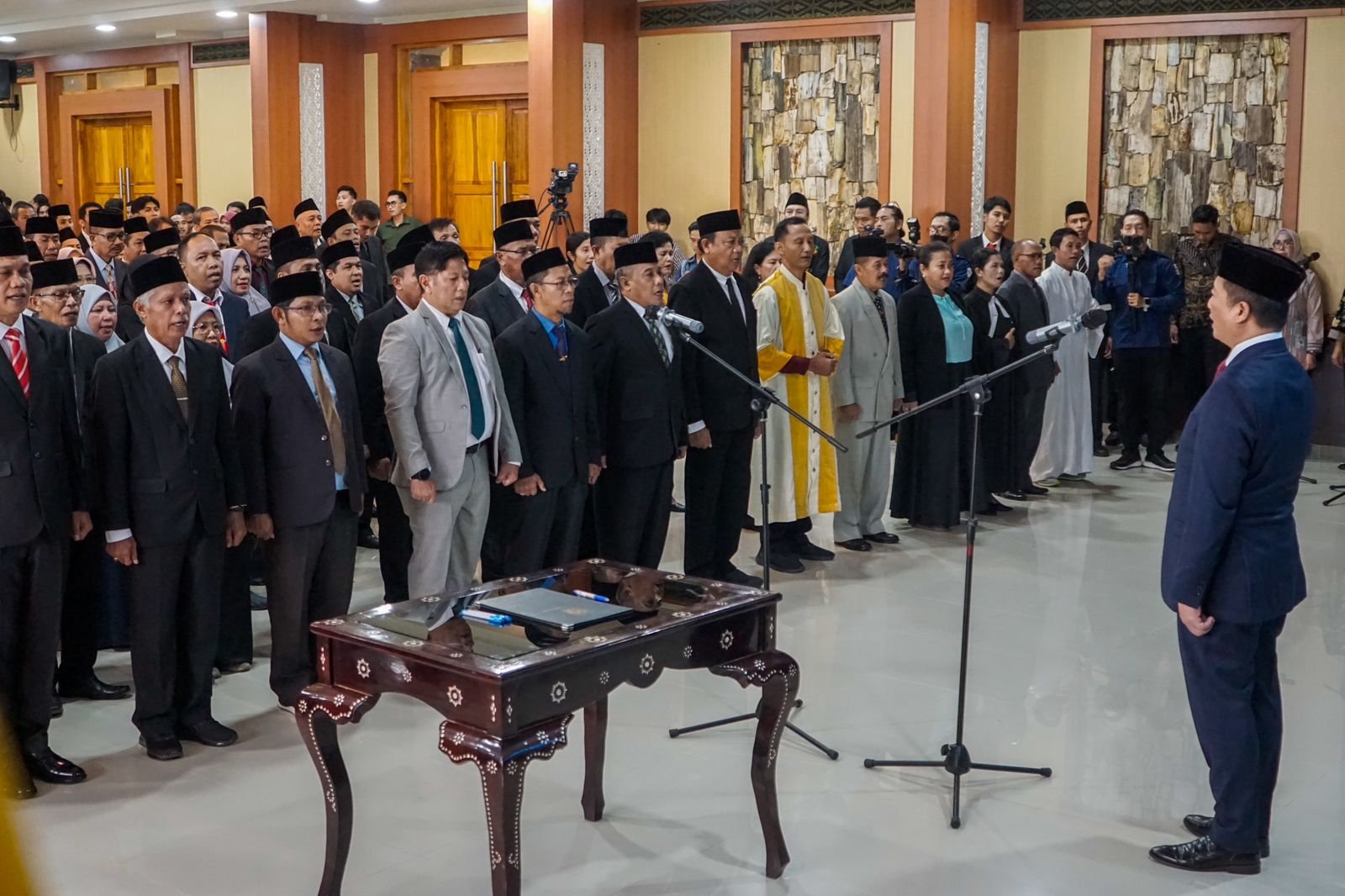 Mutasi 392 Pejabat Eselon III dan IV, Gubernur NTB Tekankan Komitmen dan Kaderisasi Birokrasi