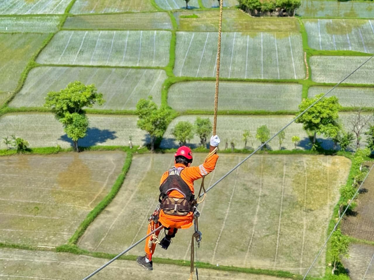 PLN Perkuat Keandalan Transmisi Sumbawa, Siap Jaga Pasokan Listrik Andal Selama Ramadan