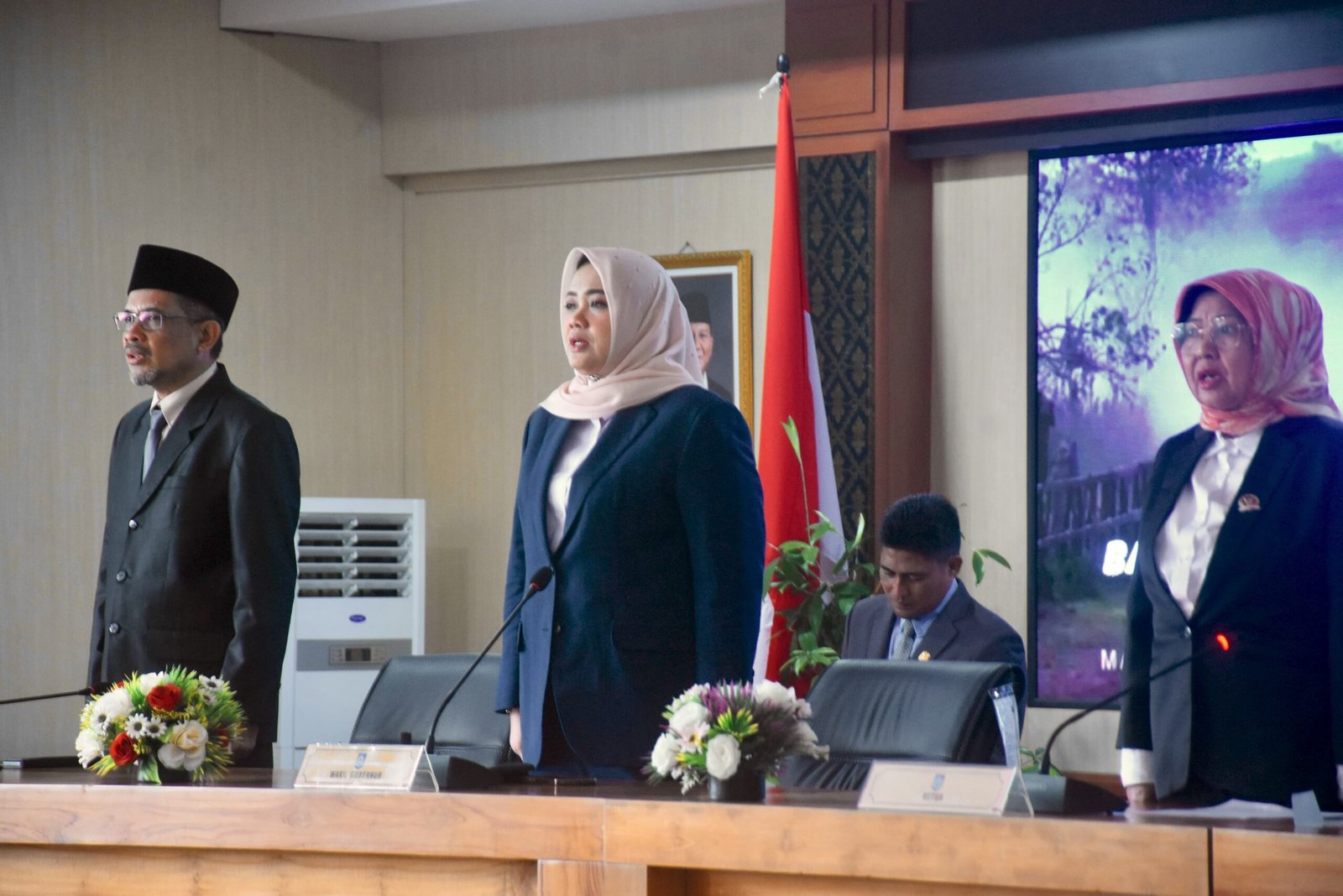 Rapat Paripurna DPRD NTB, Wagub Sampaikan Penjelasan Raperda Tentang Pajak Daerah dan Retribusi daerah