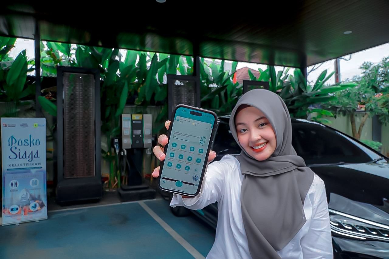 Cerita Idulfitri 2026: Mudik Tenang dengan Mobil Listrik, Dinda Rasakan Kemudahan SPKLU PLN