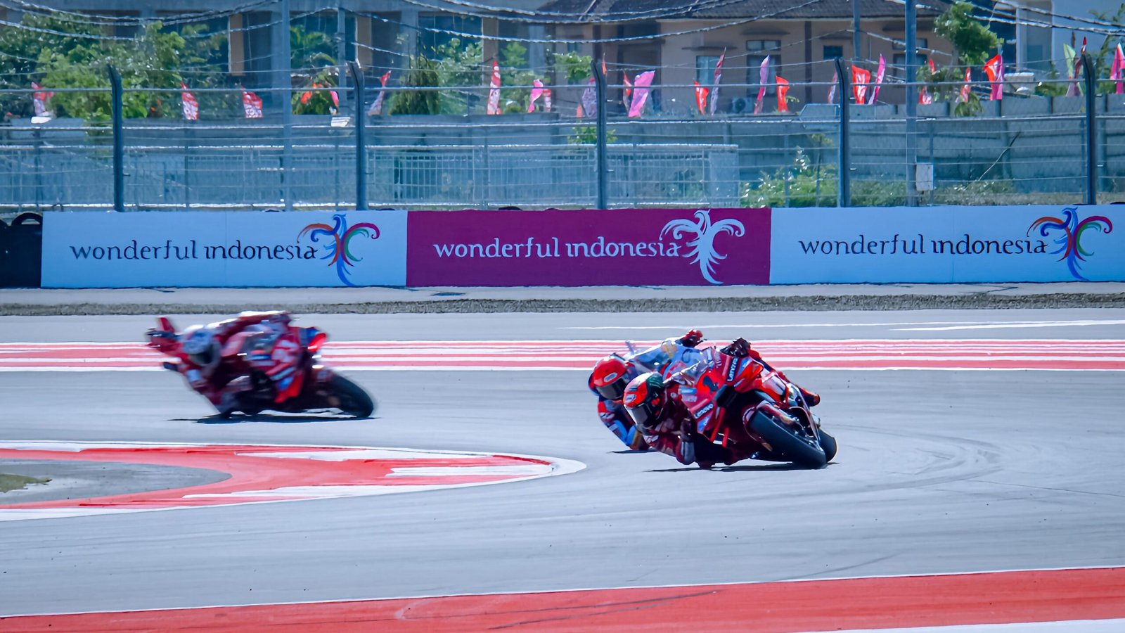 Terang Idulfitri, PLN UIW NTB Perkuat Keandalan Listrik Mandalika dengan Mobile Substation