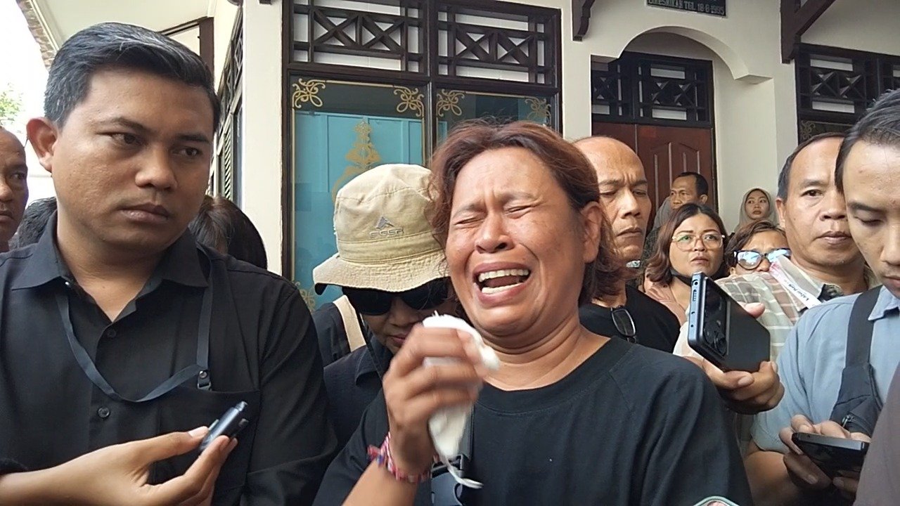 Ibu Kandung Vira Histeris Usai Vonis Radit: “Nyawa Anak Saya Hanya Dihargai 6 Tahun” 