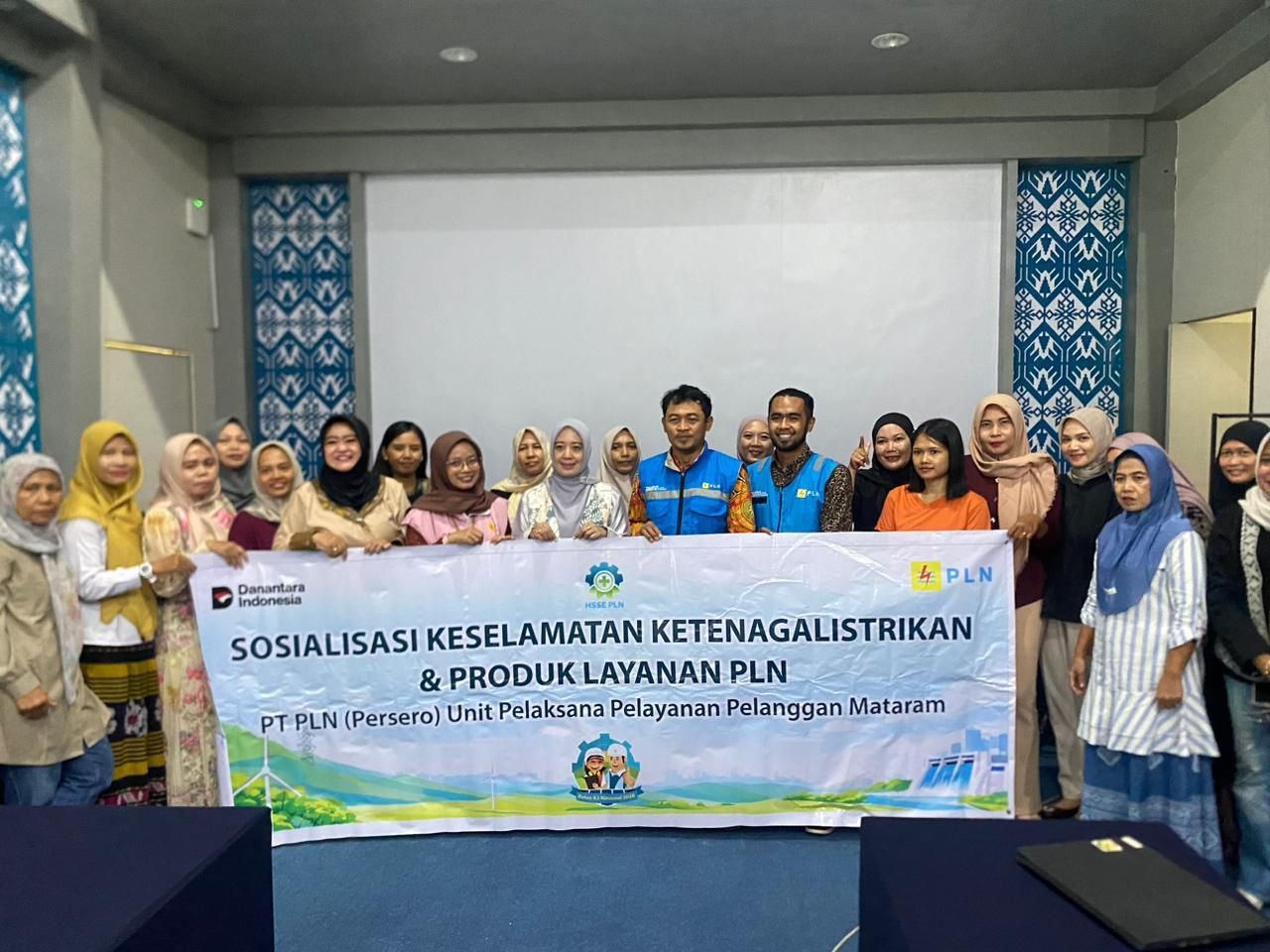 Tingkatkan Kesadaran Keselamatan Kelistrikan, PLN UIW NTB Edukasi Warga Lombok Barat melalui Sosialisasi di Kantor Bupati