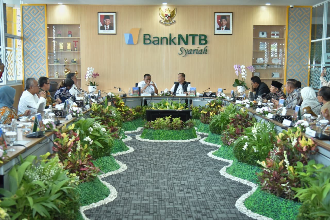 Menteri LH dan Gubernur Sepakat Percepat Penyelamatan Lingkungan NTB