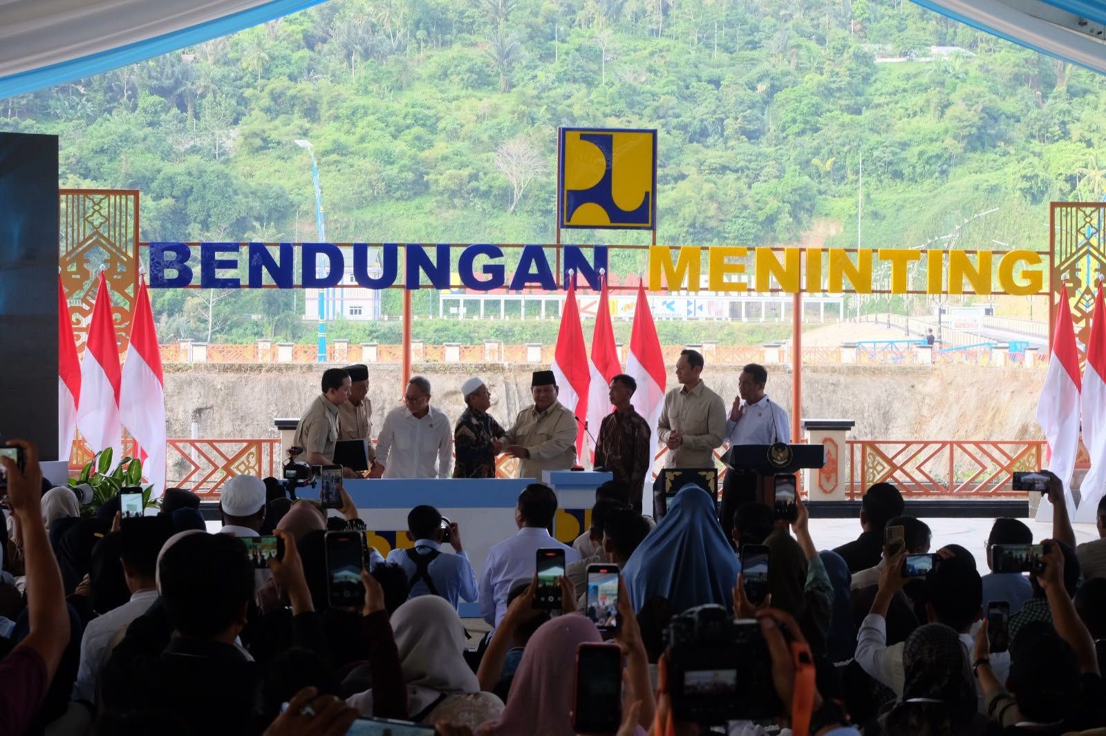 Presiden Prabowo Resmikan Bendungan Meninting, Tingkatkan Produktivitas Pertanian dan Ketahanan Pangan