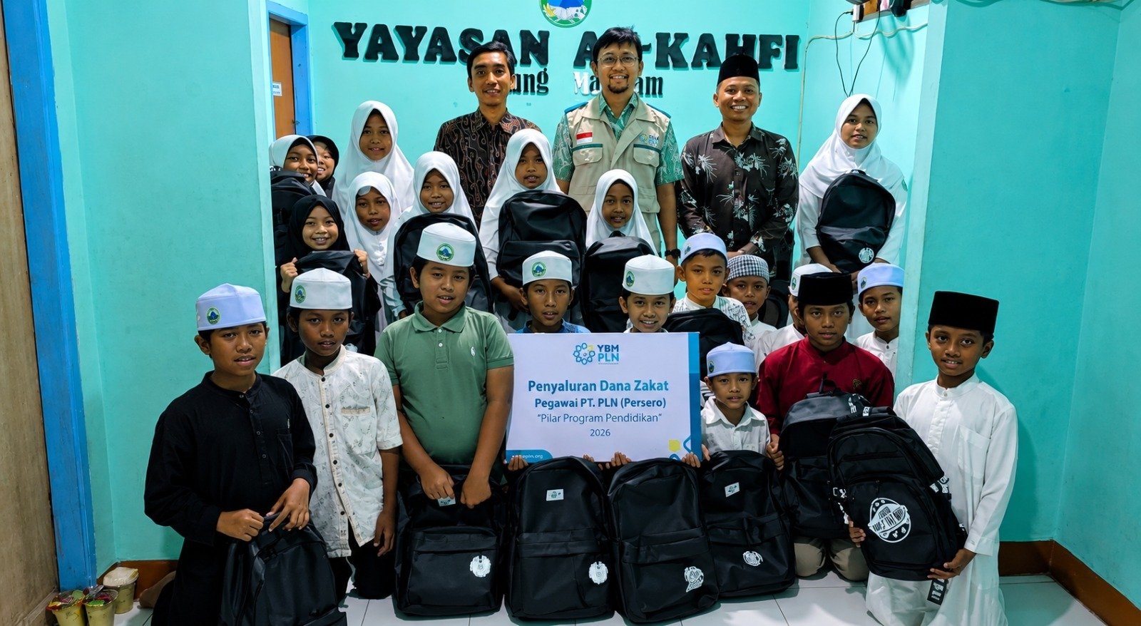 PLN UIW NTB Salurkan Bantuan Perlengkapan Sekolah bagi Anak Yatim dan Dhuafa