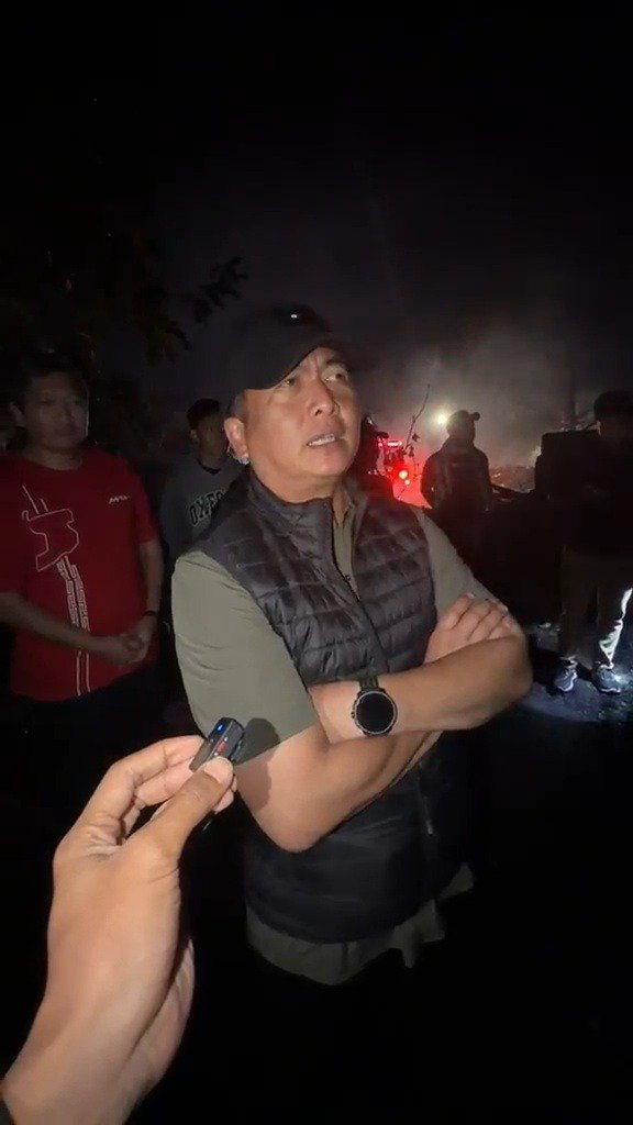Tak Kenal Lelah! Tiba dari NTT, Gubernur NTB Langsung Turun di Tengah Kebakaran Sade