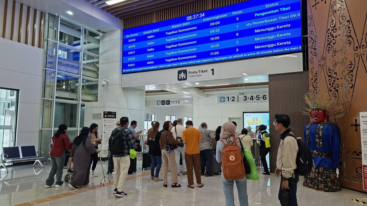 Kereta Cepat Whoosh Semakin Diminati, Capai 1.150 Wisatawan Malaysia per Hari